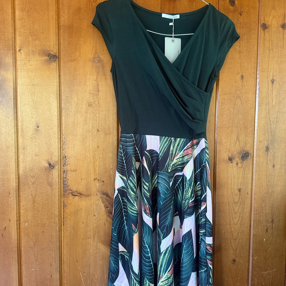Elegant Tropical Dark Green Leaf Print wrap  Dress